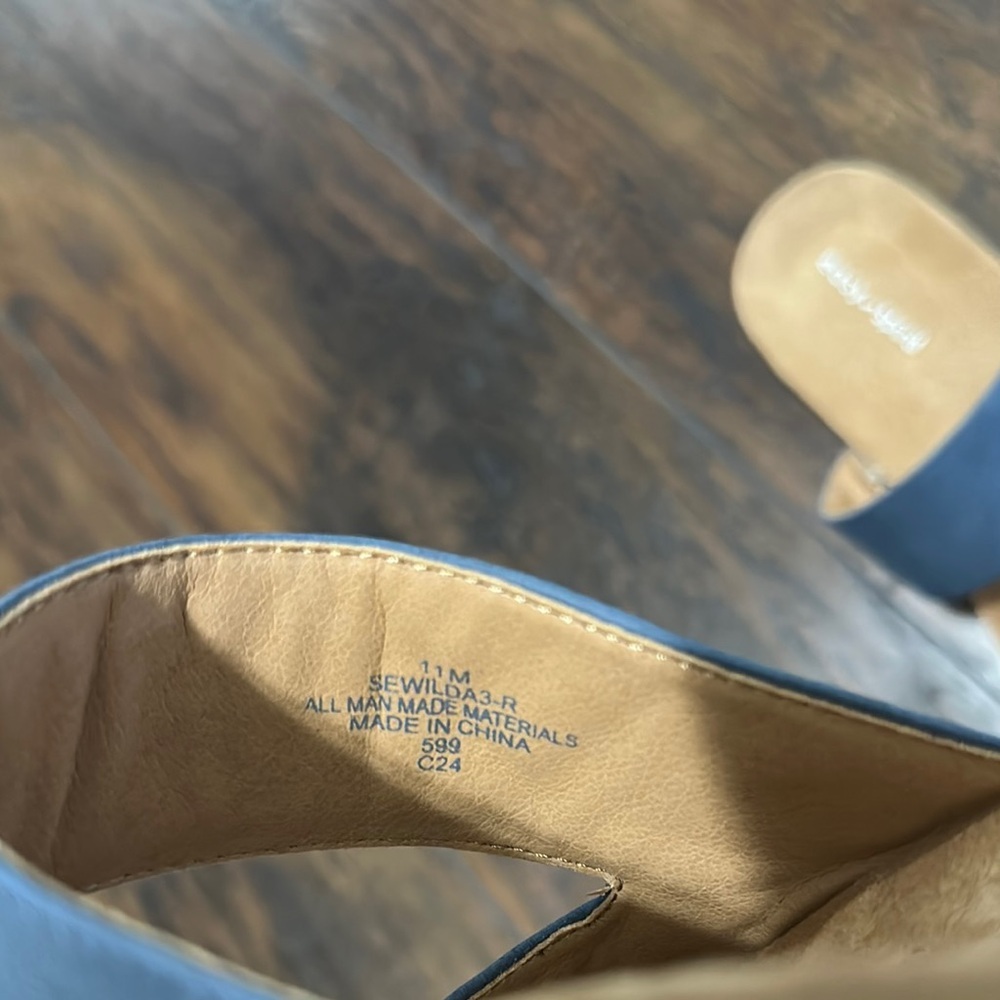 Easy Spirit Blue Sandals - Picture 3 of 5